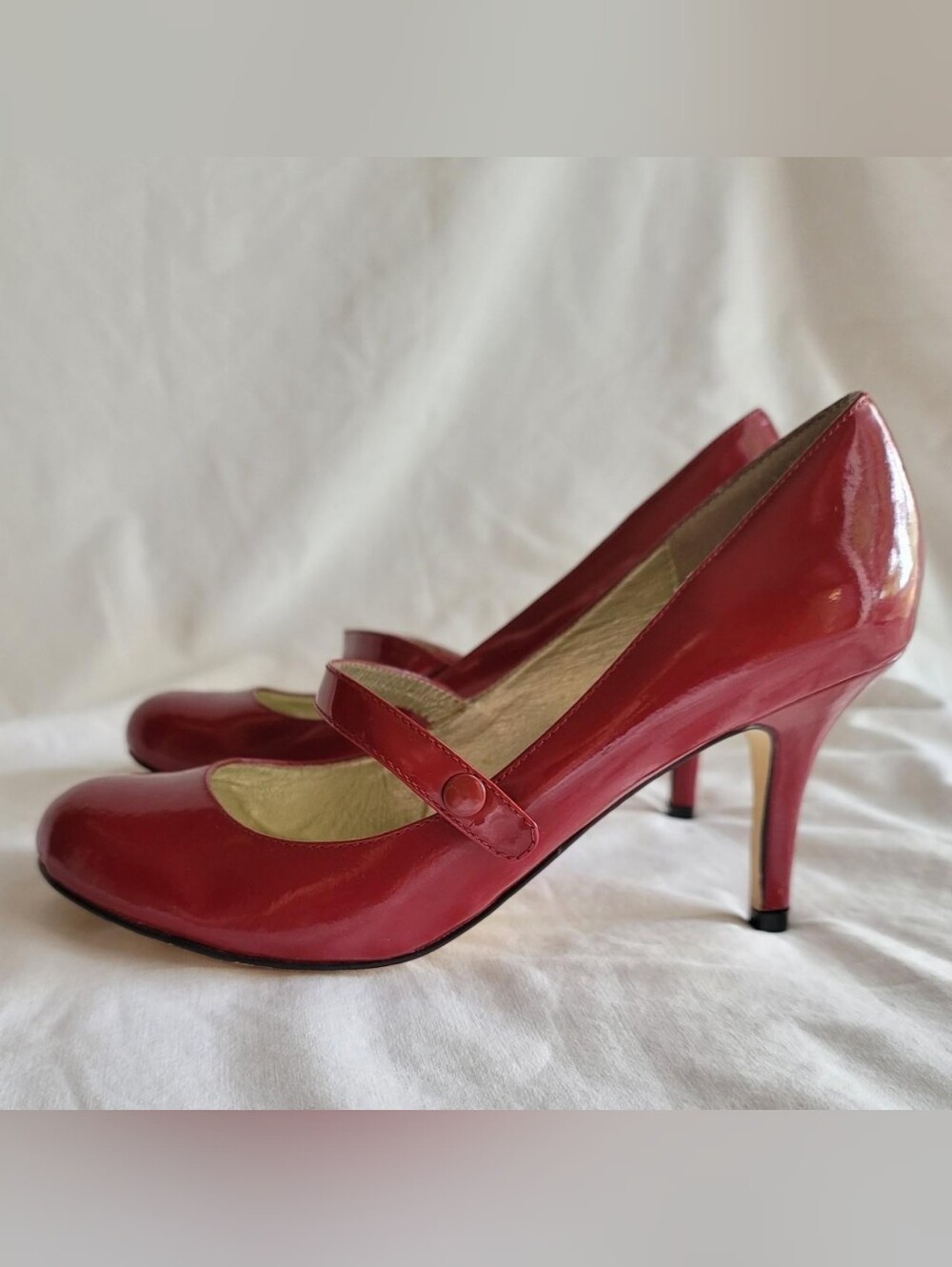 Steve Madden Vintage Cherry Red Patent Leather Mary Jane Heels Sz 8